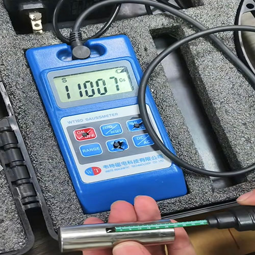 Testing the magnet with a gaussmeter